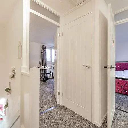 Ra10o Satisfying & Spacious *